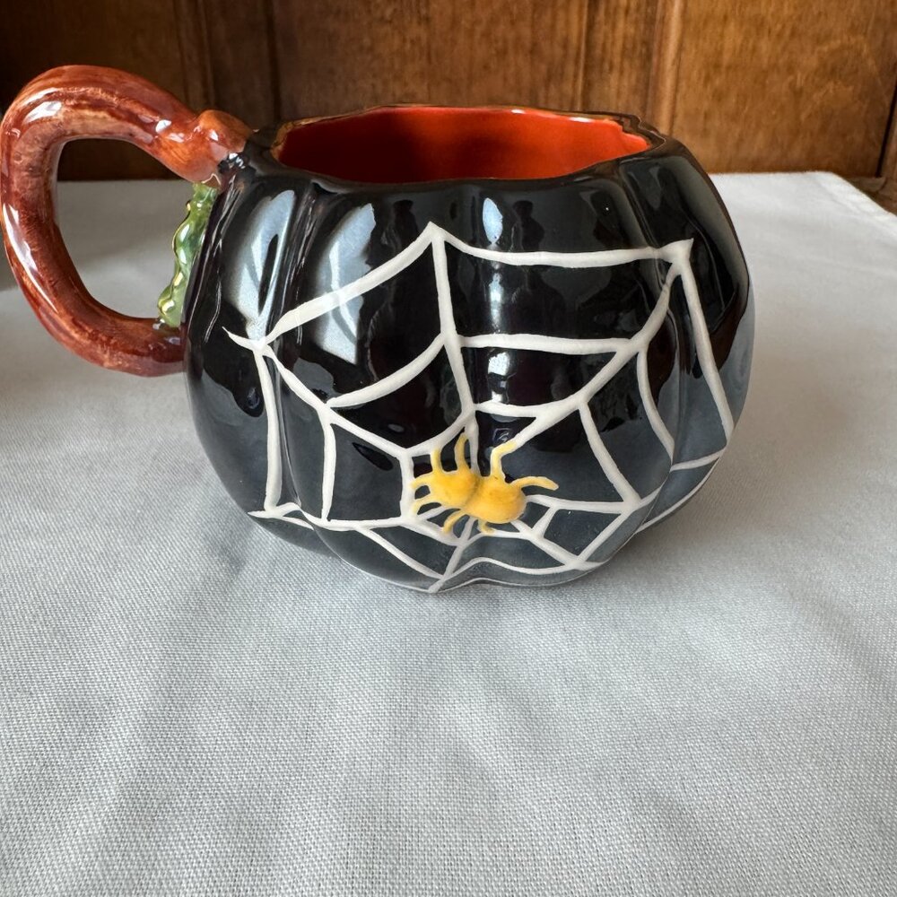 NWOT Waterford Halloween Collection - Set of 2 Ceramic Jack-o-Lantern Mugs - Picture 4 of 14